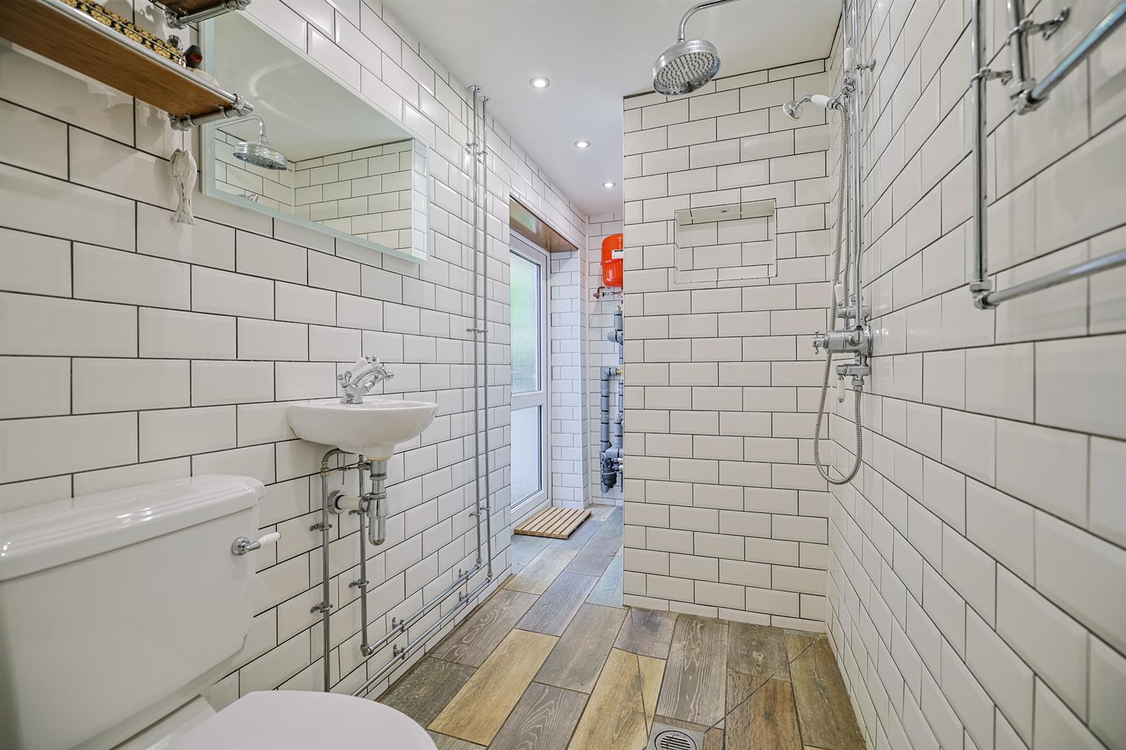 Walters Row, Dunvant, Swansea, SA2 7TB